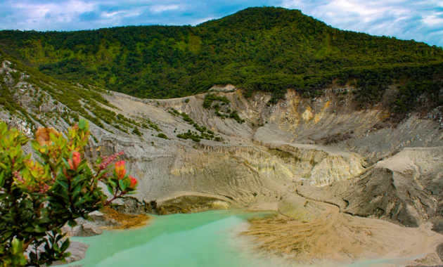 Tangkuban Perahu Bandung Indonesia